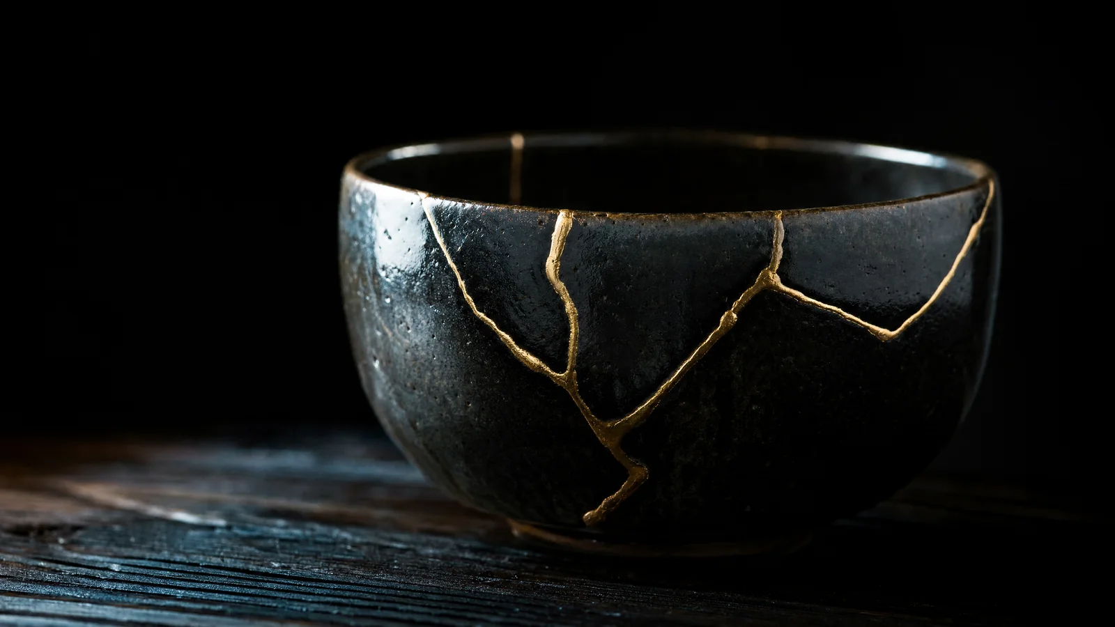 Kintsugi: vogliamo l'oro senza la rottura